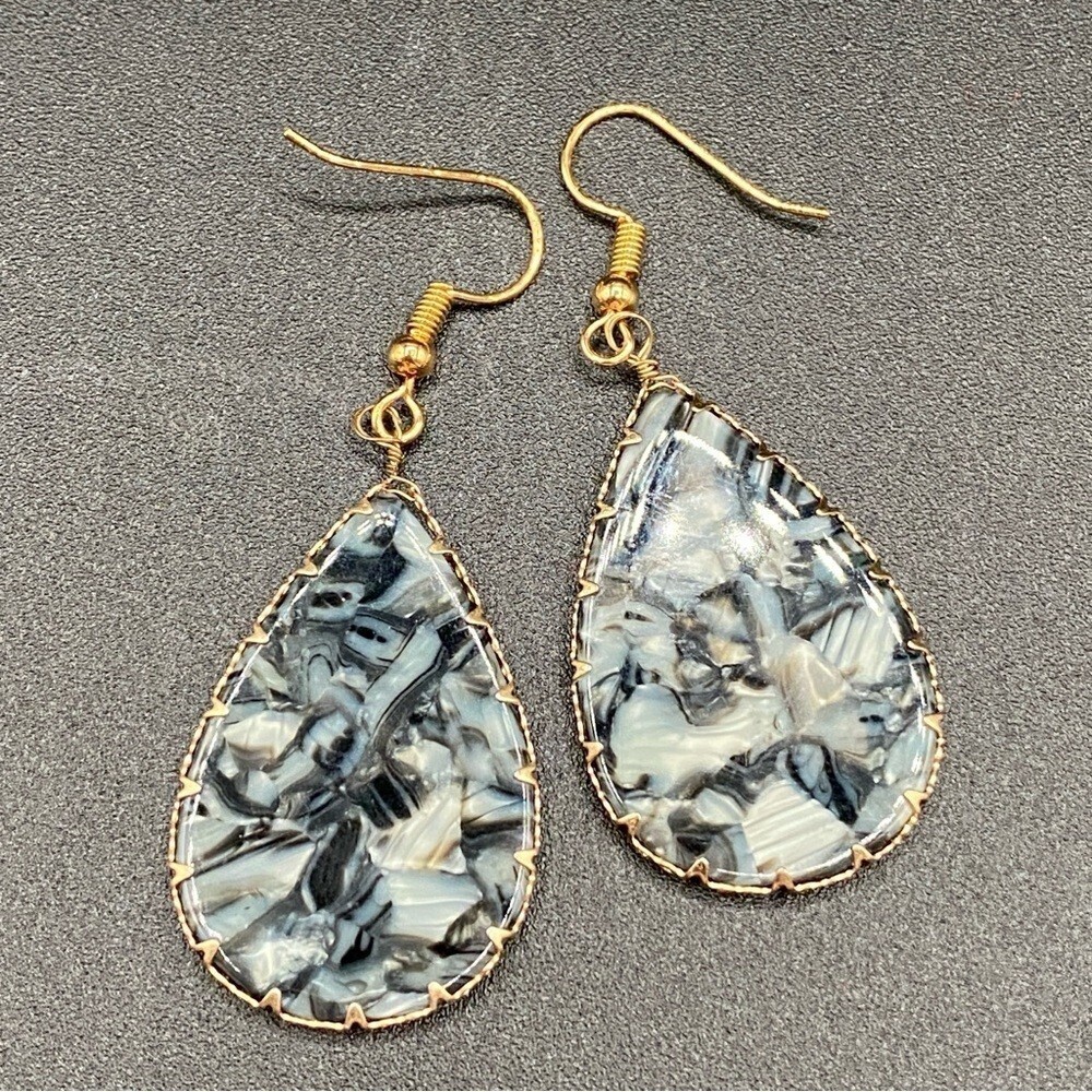 Marbled Lucite Teardrop Pierced Earrings